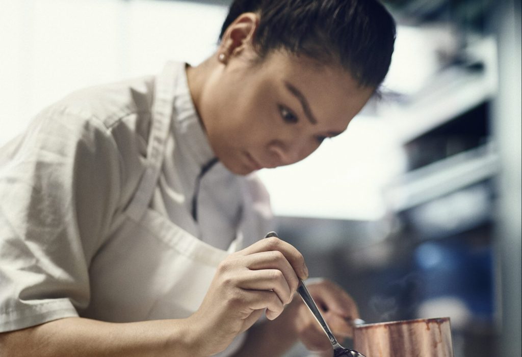 Icelandic Chef Snaedis plating um Icelandic Lamb